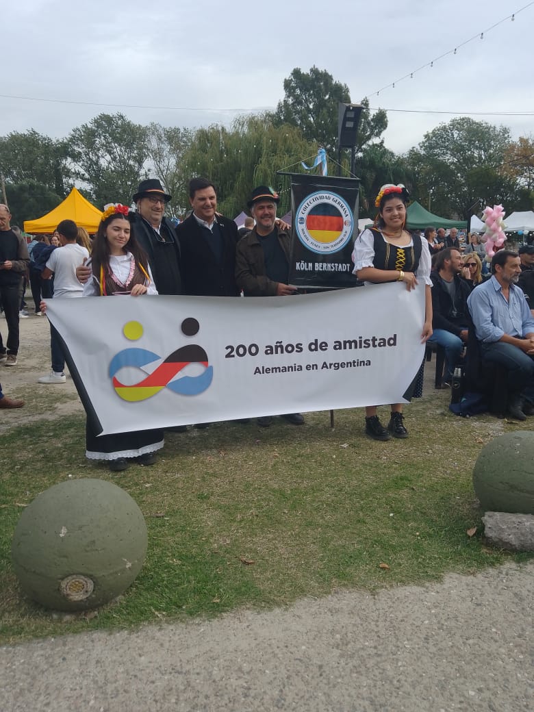 La Asociación Germana participó y rindió homenaje en un nuevo aniversario que conmemoró la fundación de Roldán